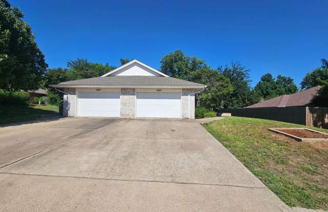 (3) Bed/(2) Bath Duplex Avail NOW! photos photos