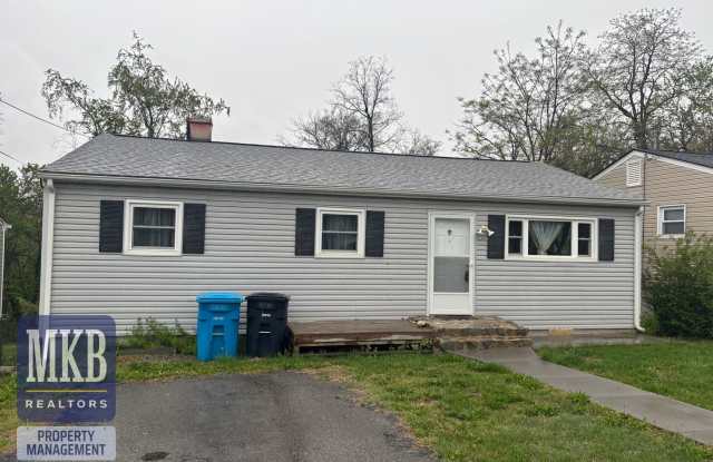 4230 Moomaw Avenue - 3 Bedroom  1 Bath Rental - Roanoke City NW - 4230 Moomaw Avenue Northwest, Roanoke, VA 24017