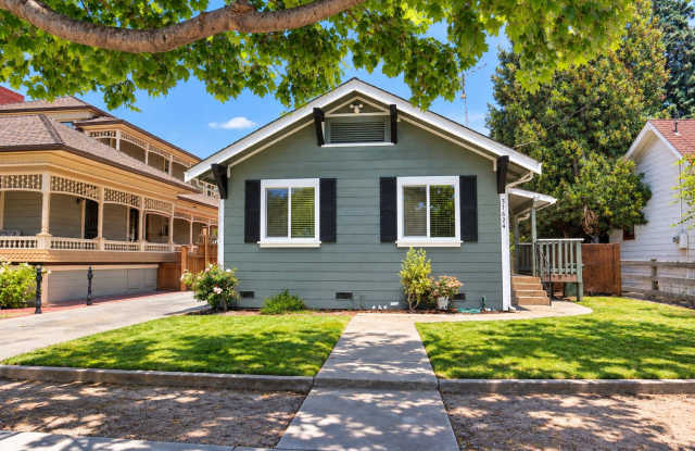 Charming 2-Bedroom Remodeled Home in Downtown Niles for Rent! Gallery 1