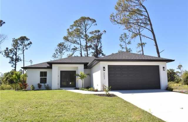 4553 Midland St photos photos