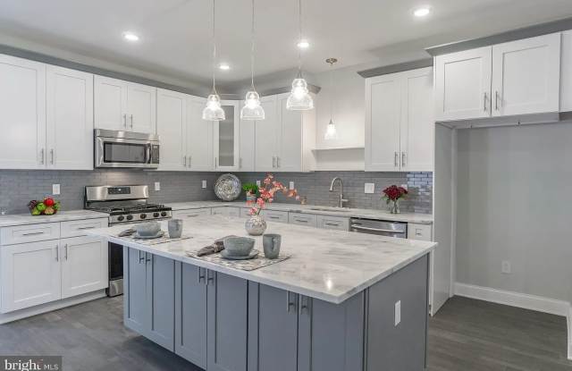 4354 Mitchell St photos photos