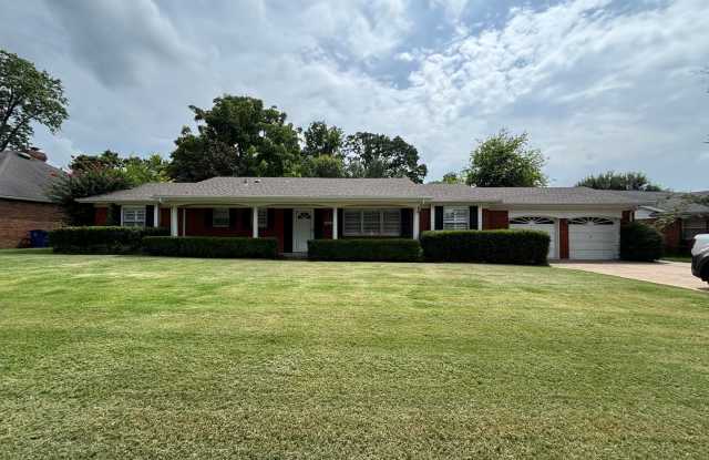 A House For Rent Does Not Come For Rent Very Often! photos photos