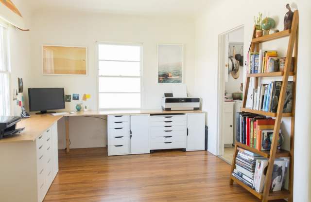 VENICE BEACH COTTAGE - 46 Park Avenue, Los Angeles, CA 90291