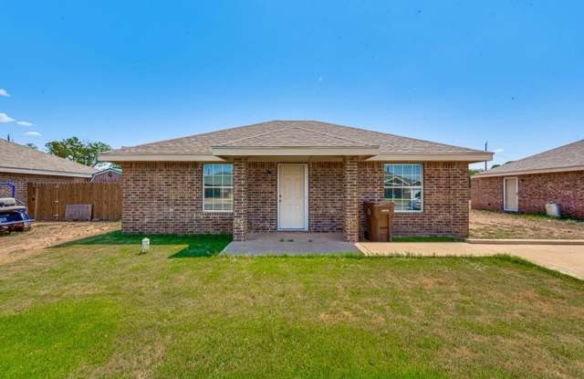 2505 Alamesa Dr - 2505 Alamesa Drive, Big Spring, TX 79720