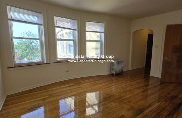 4915 Louise St. Gallery 1