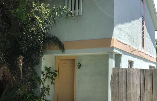 1958 Los Lomas Drive - 1958 Los Lomas Drive, Clearwater, FL 33763