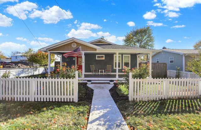 301 W Pierce Street - 301 West Pierce Street, Whitestown, IN 46075 301 W Pierce Street - 301 West Pierce Street, Whitestown, IN 46075