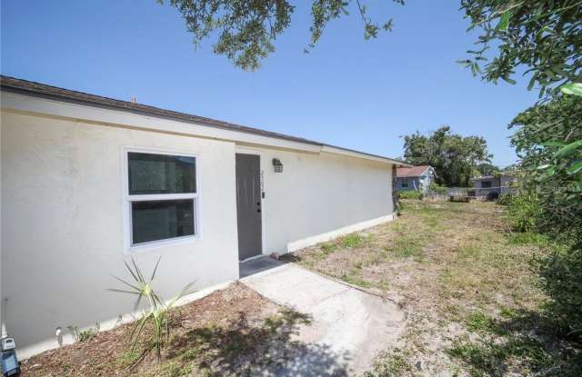 2500 CHILK AVENUE photos photos