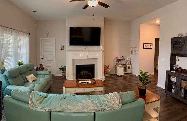 215 Deerfield Drive Northeast Gallery 3