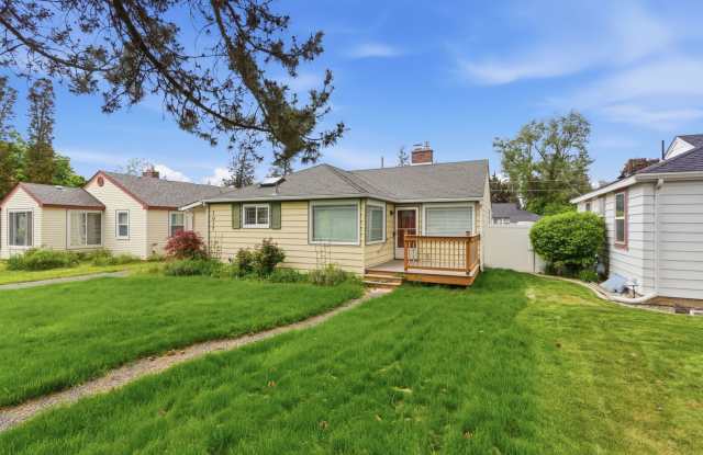 Modern & Cozy Spokane Retreat | Prime Location Near South Hill photos photos
