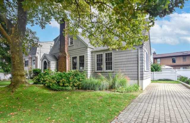 20 Oldwood Road unit: 1St Floor photos photos