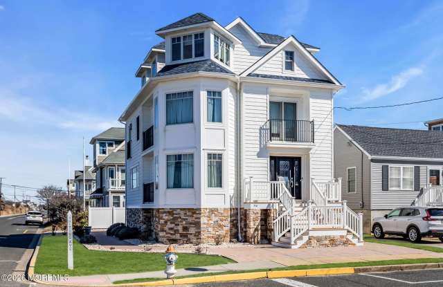 550 Whiting Avenue photos photos