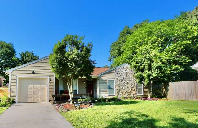 Adorable 3-Bedroom Home Ready 12-05-25!! Fenced Backyard - Pet Friendly - Open Floor-Plan! - 1009 Banyan Drive, Virginia Beach, VA 23462