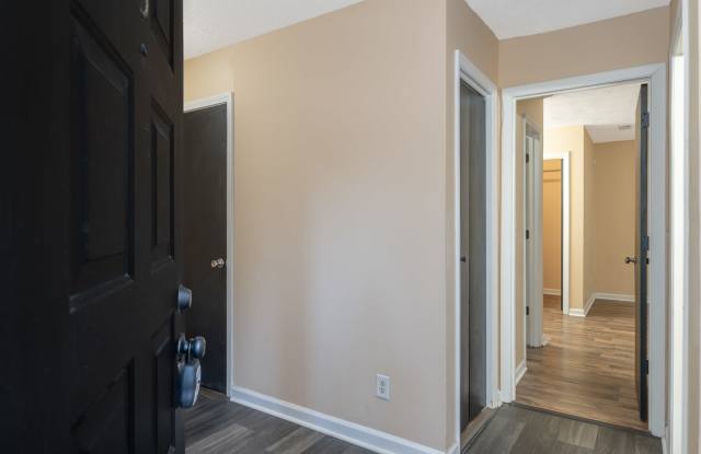 1021 Wood Creek DriveUnit 3 Gallery 4