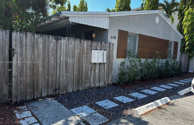 618 NE 8th Ave photos photos
