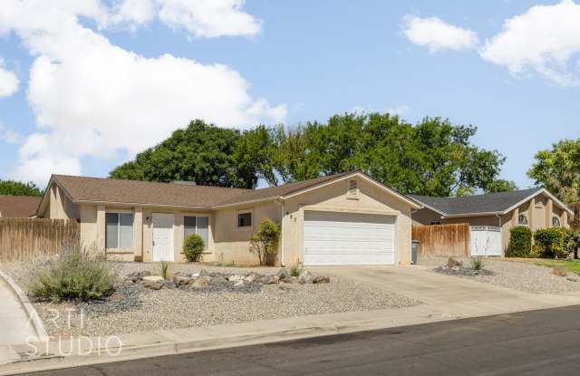 3 Bedroom, 2 Bathroom Home in the Red Cliffs Area photos photos