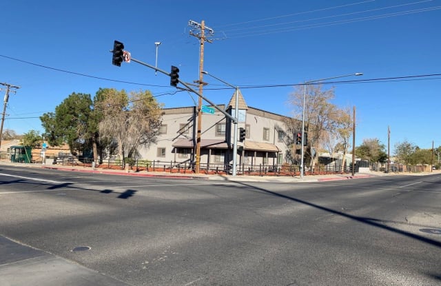 1005 East Avenue R - 1005 East Avenue R, Palmdale, CA 93550