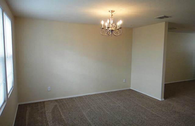 6101 Saddlebak Lane Gallery 3