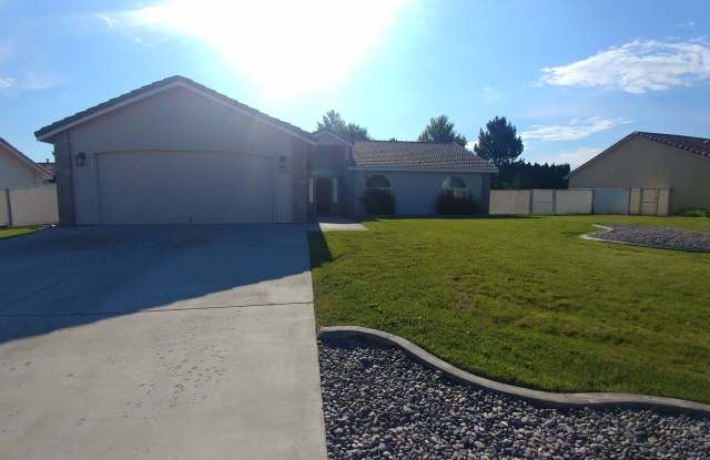 Stylish 3-Bedroom in Prime West Richland Location photos photos
