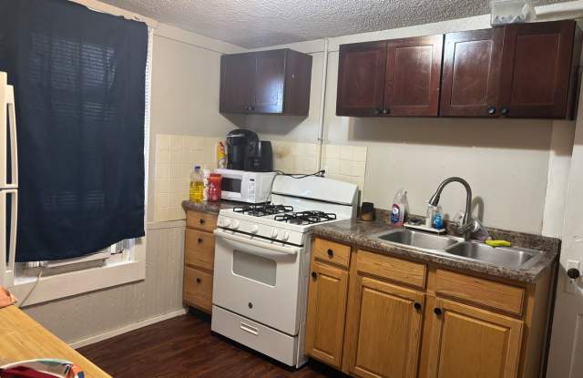 18 E Forest photos photos 18 E Forest photos photos