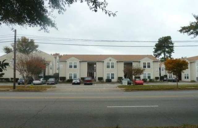 925 W Little Creek Road - 925 West Little Creek Road, Norfolk, VA 23505