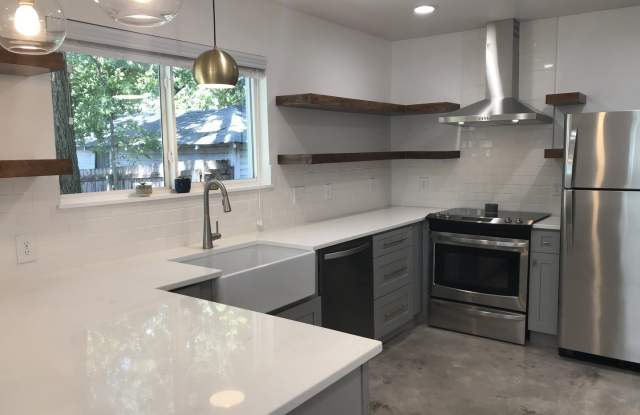 423 W Woodlawn Ave. unit: 5 photos photos