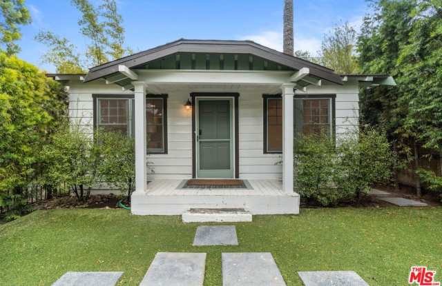 636 Brooks AVE - 636 Brooks Avenue, Los Angeles, CA 90291