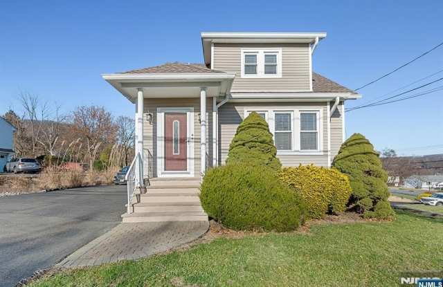 12 Roosevelt Avenue 1 - 12 Roosevelt Avenue, North Haledon, NJ 07508