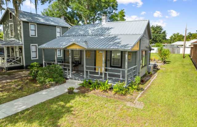 CHARMING DOWNTOWN ST. CLOUD COTTAGE – 2 BEDROOM / 1 BATH Gallery 3