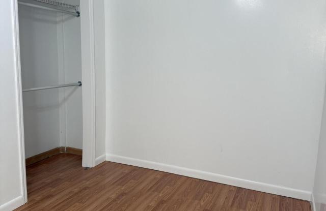 1204 Bay Street Gallery 4