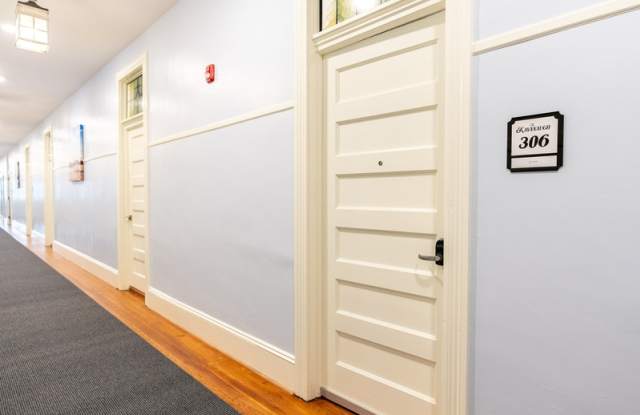 157-306 N. Main Street Gallery 1