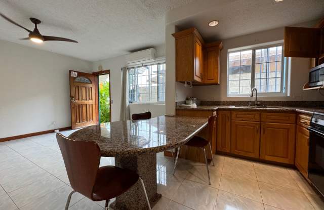 Salt Lake Area 2 bed 1 bath 1 parking Residential Neighborhood photos photos
