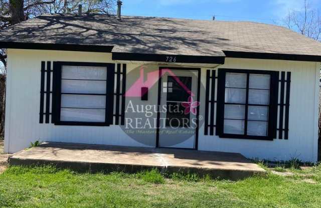 2 bedroom house on the Southside! photos photos