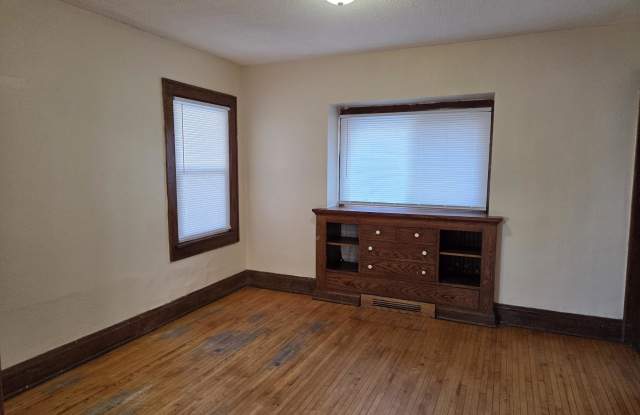 2931 Newton Avenue North Gallery 4