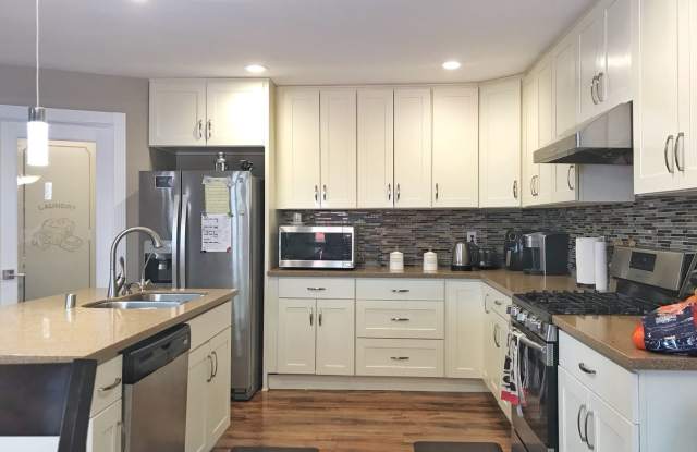 124 Glennwood Pl NE Gallery 4