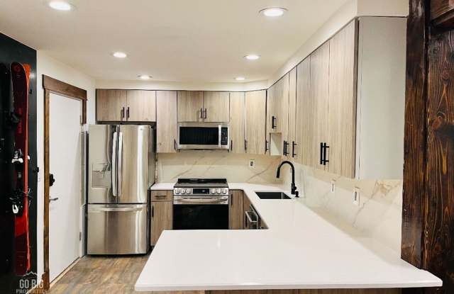 Recently Renovated Hill Condo - SIX MONTH LEASE Gallery 1