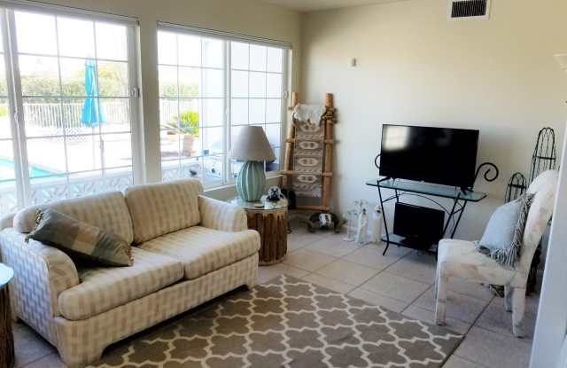 10826 W Willowbrook Dr Gallery 2