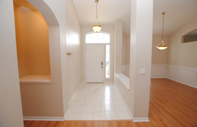 2116 SOUND OVERLOOK DR E Gallery 2