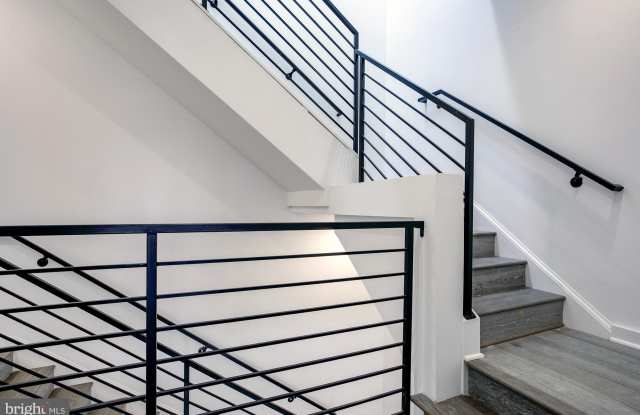 1730 MONTELLO Avenue NE Gallery 4