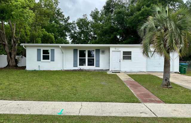 Check Out This Affordable and Centrally Located Deltona Property For Lease! photos photos