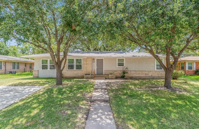 309 Dunn St - 309 Dunn Street, Bryan, TX 77801