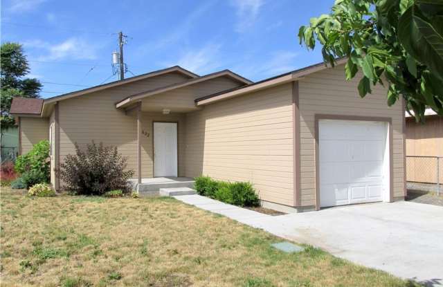 2 Bed 2 Bath Home on Corner! photos photos
