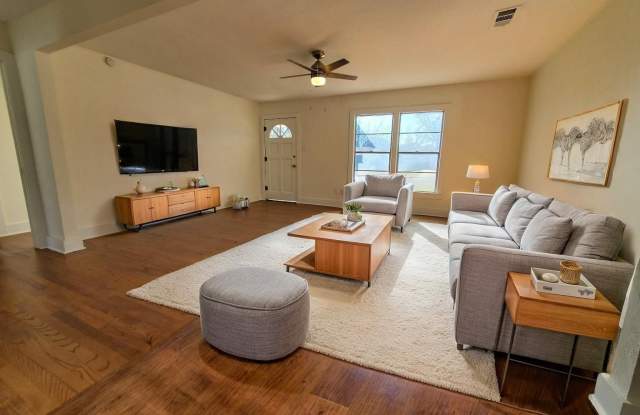 2421 Loy Lake Road Gallery 2