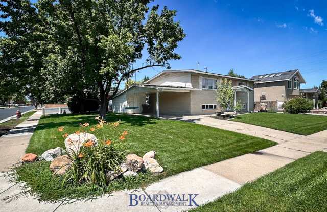 Spacious 4-Bed Home with In-Law photos photos