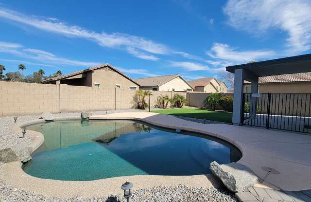Priced right in a great neighborhood with SOLAR and POOL! Gallery 4