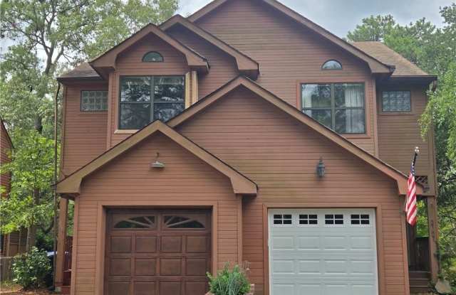 2157 Woodlawn Avenue photos photos