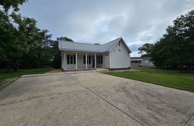 College Station (Karnes City Cottages) - 2 Bedroom - 2 Bath - House - West of Easterwood Airport Gallery 4