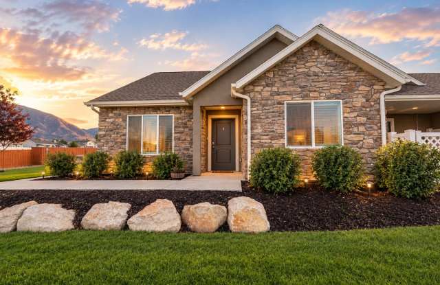 Modern 2-Bedroom Townhome in Tooele Gallery 1