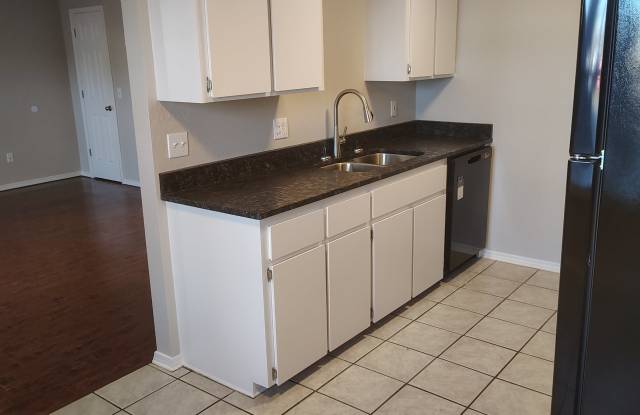 408 Northwest Panther Lane - 6 photos photos