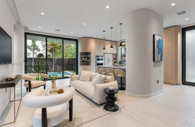 2330 SW 36th Ave photos photos